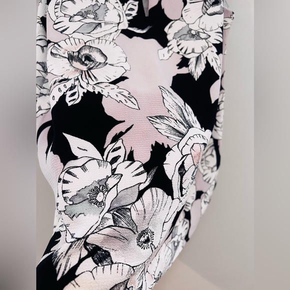 C&E Floral Sleeveless Blouse Size M - Picture 3 of 9